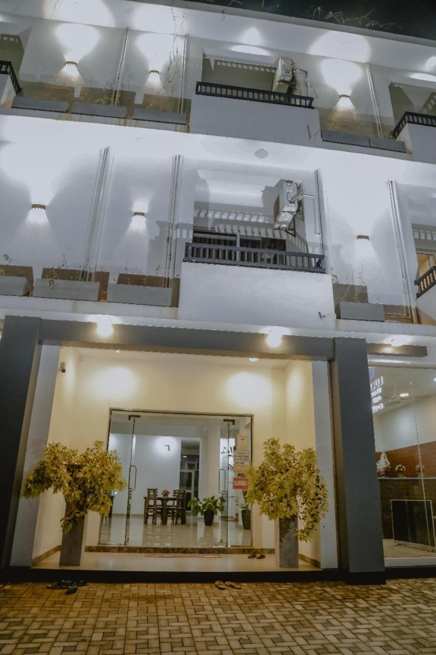 Lucky Transit Hotel - Katunayake Airport エクステリア 写真