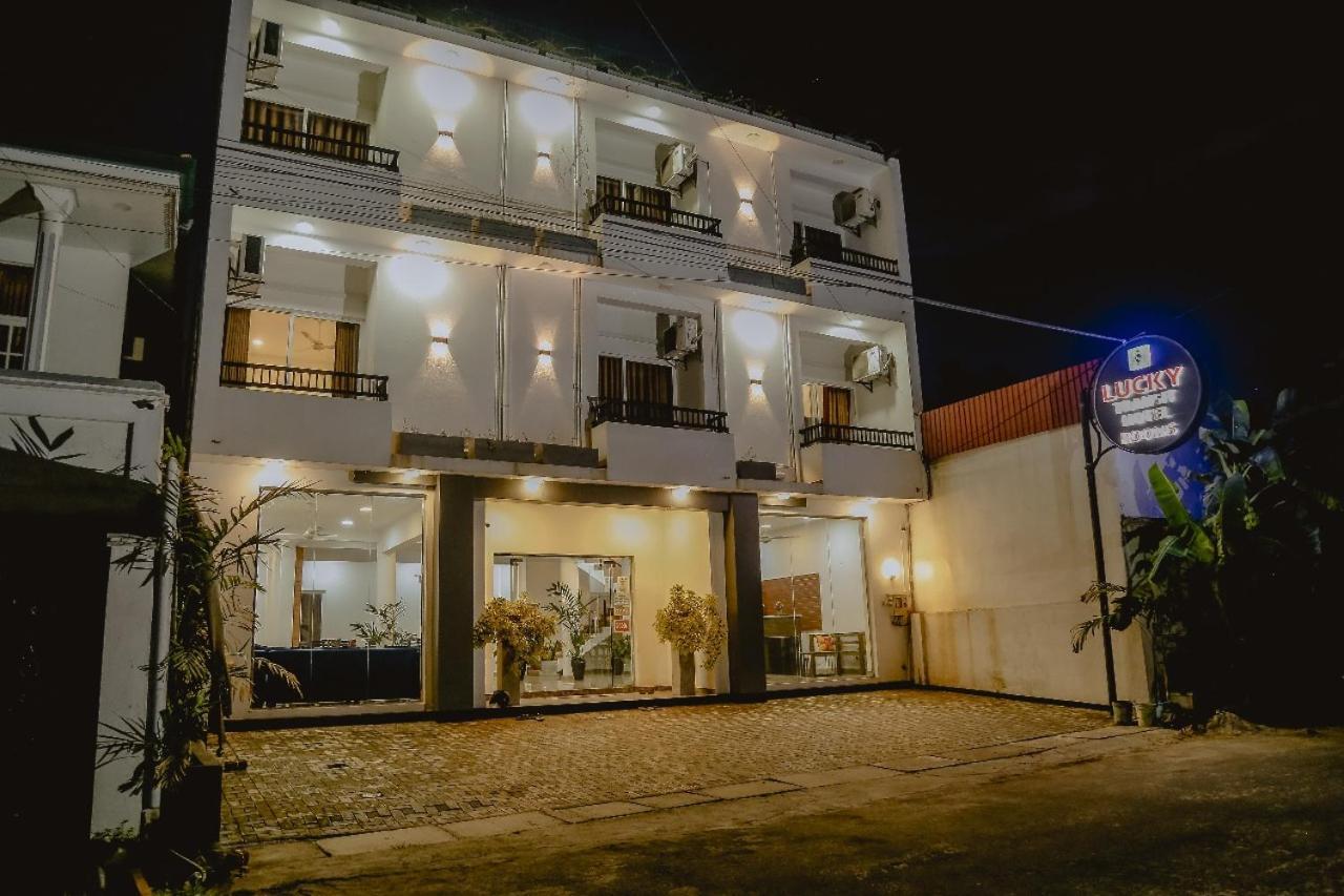 Lucky Transit Hotel - Katunayake Airport エクステリア 写真