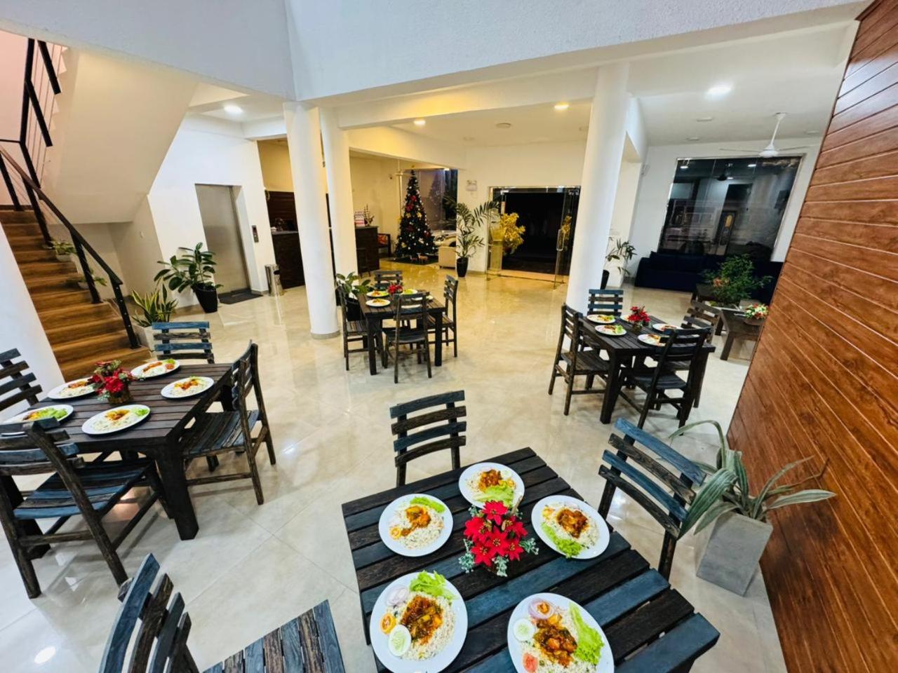Lucky Transit Hotel - Katunayake Airport エクステリア 写真