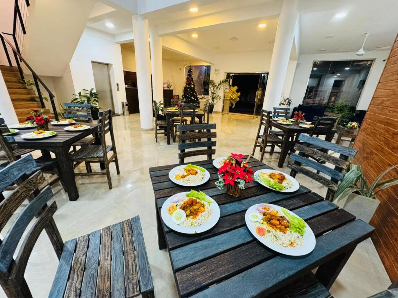 Lucky Transit Hotel - Katunayake Airport エクステリア 写真