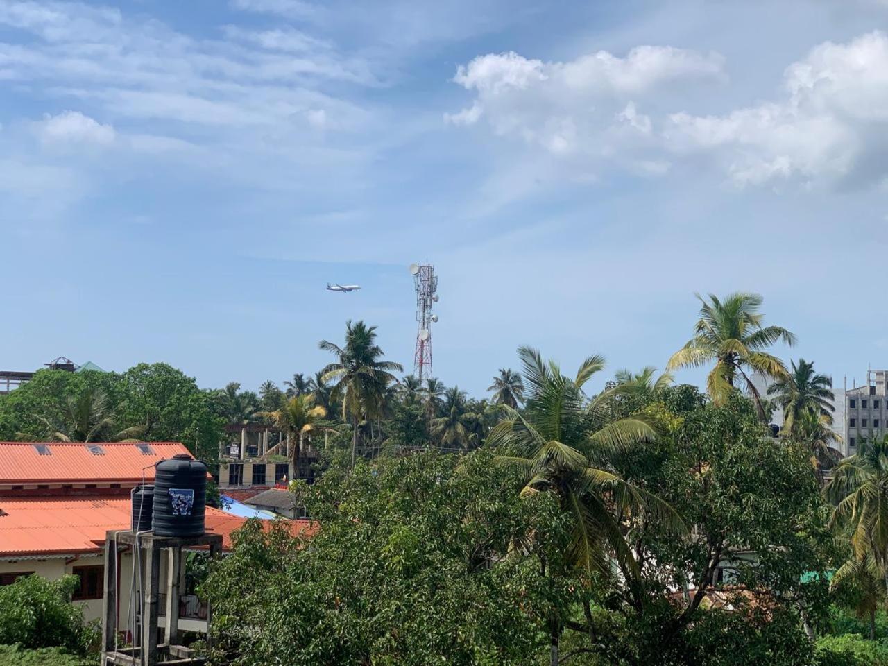 Lucky Transit Hotel - Katunayake Airport エクステリア 写真